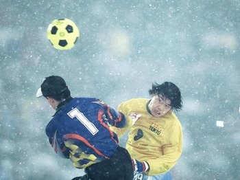 【涙の高校サッカー選手権】1年に正GKを奪われた“J内定3年”の葛藤、「楽しそうにサッカーやるヤツら」への反抗心＜Number Web＞ photograph by Kazuaki Nishiyama
