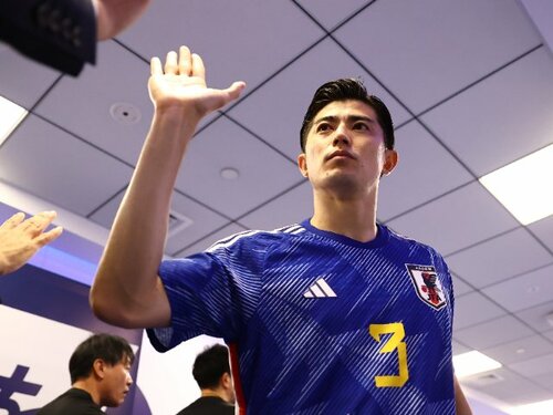 日本代表 山根視来 ユニフォーム