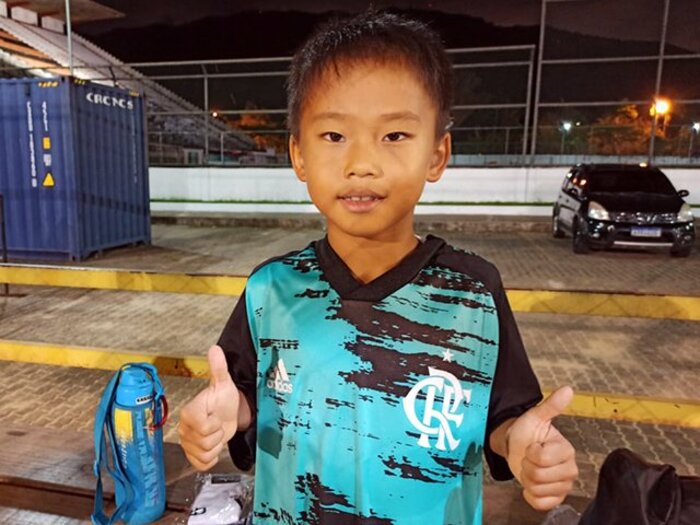 藤井清竹くん7歳が「サッカーするためにブラジルに残りたい」と言ったら？ 両親の答えは…【日本人初の名門フラメンゴ加入】＜Number Web＞ photograph by Hiroaki Sawada