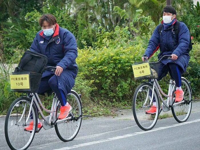 開幕前のJクラブ、コロナ対策をどう進めた？ FC東京キャンプは“基本黙食”、部屋割りなども工夫が【写真あり】＜Number Web＞ photograph by F.C.TOKYO