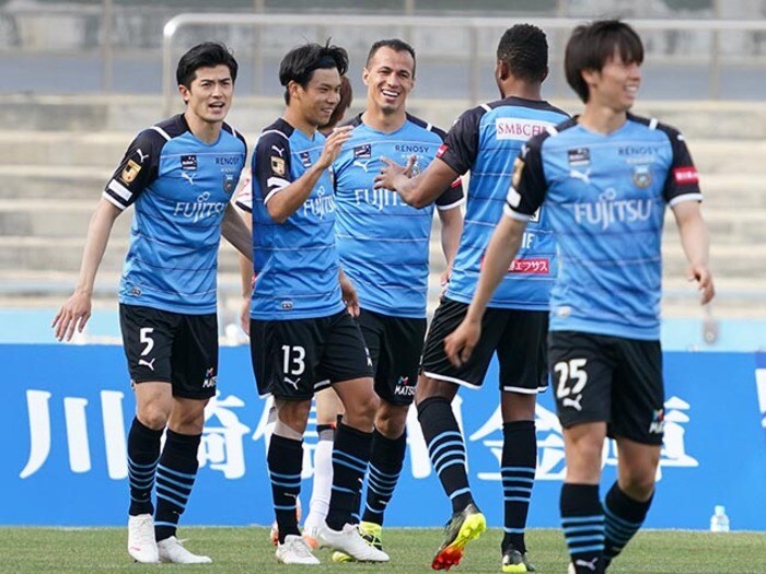 開幕から14試合でいまだ無傷　「なぜ川崎はこんなに強いのか？」三笘の証言から考える“強さの秘密”＜Number Web＞ photograph by Getty Images