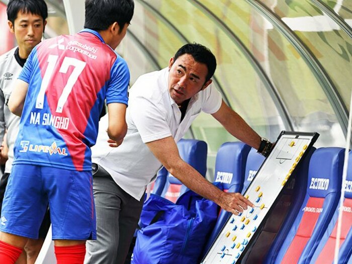 勝負弱いFC東京を変えたケンタ語録。飾らず本音な長谷川監督の接し方。<Number Web> photograph by Getty Images