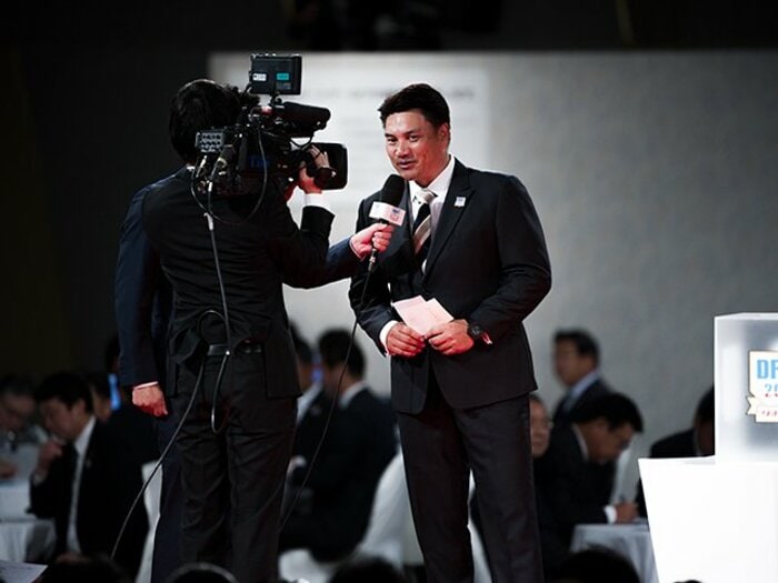 新卒年収は2倍、プロ野球は10倍？高額年俸と社会的地位の関係性。＜Number Web＞ photograph by Yuki Suenaga