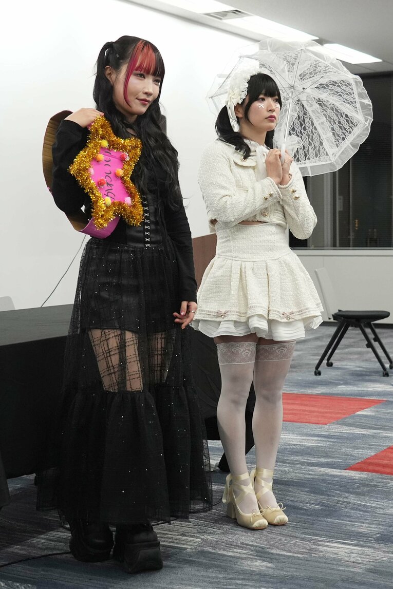 伊藤麻希とさくらあや　©Essei Hara