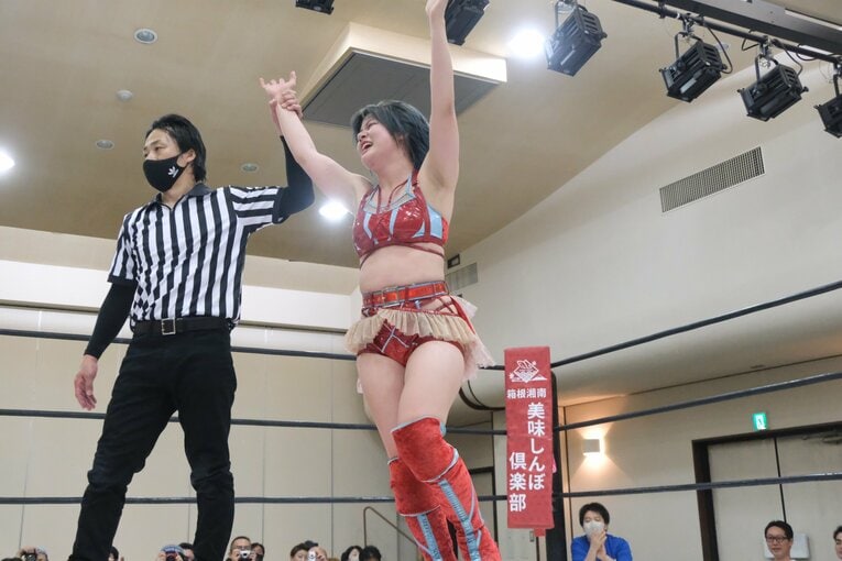 “中学生レスラー”の華麗な飛び技…「一番緊張した」チャンピオンとの一騎打ちで美蘭が見せた“成長の証”　受験勉強との両立が今後の悩み？(70)