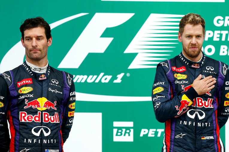 2013年の最終戦ブラジルGPの表彰台。ベッテル1位、ウェーバー2位でレッドブルのワンツーフィニッシュなのに、ドライバーの間にはぎこちない空気が流れていた　©Getty Images