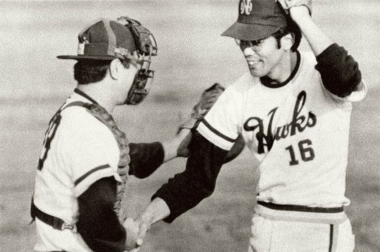 江本孟紀（右）は野村克也の「矛盾だらけ」な本当の顔を知る ／ photograph by KYODO