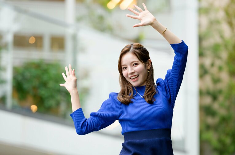 三宅絹紗アナにやっていただきました、「Today's SHO-TIME！」 ／ photograph by Hirofumi Kamaya