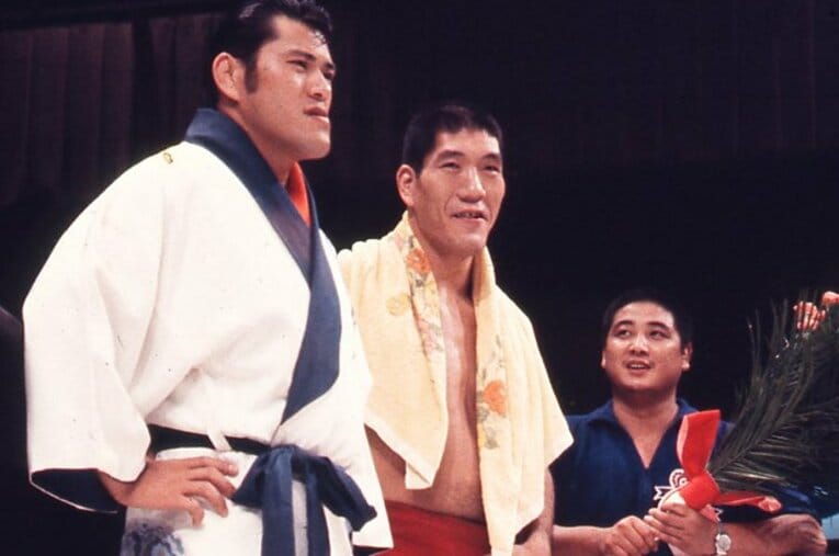 同日お披露目、同日デビュー、生涯のライバルとなったアントニオ猪木とジャイアント馬場　©AFLO