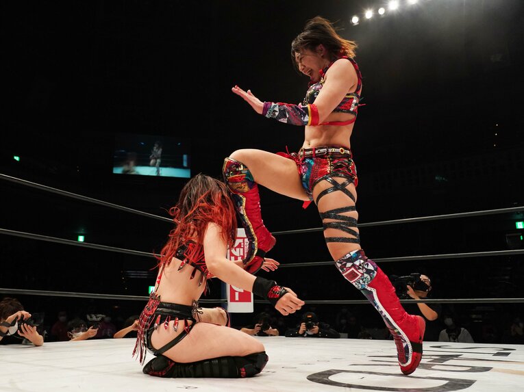 「あんな弱い奴に何ができる、とバカにされ…」デビューから15年、スターダム王者・朱里が女子プロレス大賞に輝くまで《特別グラビア》(29)