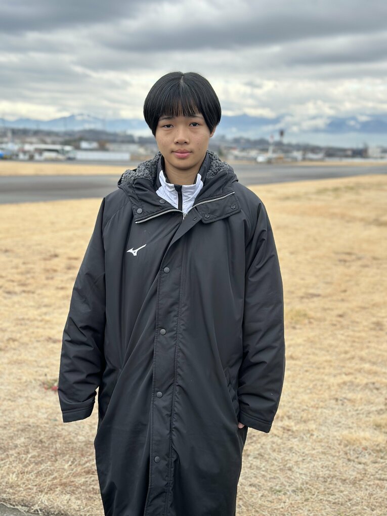 2024年1月の取材時。避難所生活を送りながら日本語の苦手な母に代わって志望届の提出など行政とのやりとりも16歳の彼女が担った　©Yuji Yanagawa