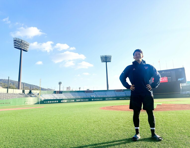 充実の自主トレを過ごしている小島　©︎Chiba Lotte Marines