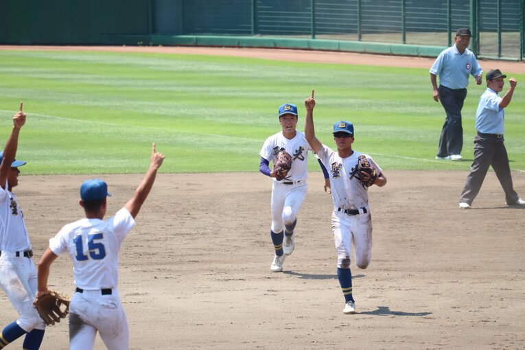 8強入りした春のセンバツに続いて、夏も4年連続20度目の優勝を遂げた福島・聖光学院　©Genki Taguchi