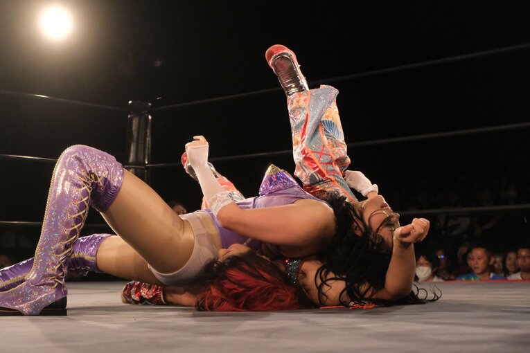 「あんまり胸を張って言えなくて…」悩んでいたAZMを受け入れた“5人のお姉ちゃん”との話…キャリア10周年「クソガキ全開で（笑）」(50)