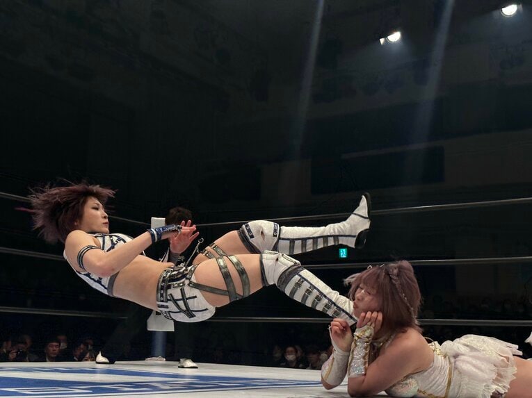 安納サオリvs中野たむ　©Norihiro Hashimoto