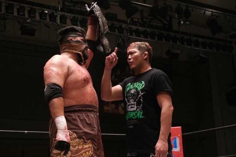 蛍光灯で殴り合い、大流血して…メキシコ人デスマッチファイター「もっと日本にいたい」ビオレント・ジャックの切実な思い「外国人がって…でも、ここがオレの家」(64)