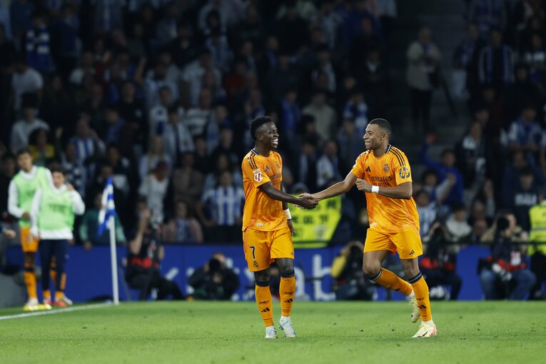 久保建英がマドリー戦後ファンに謝罪も…「エムバペとビニシウスはタケに手を焼いていた」カメラマン、久保本人が感じた「悪い中での好材料」(8)