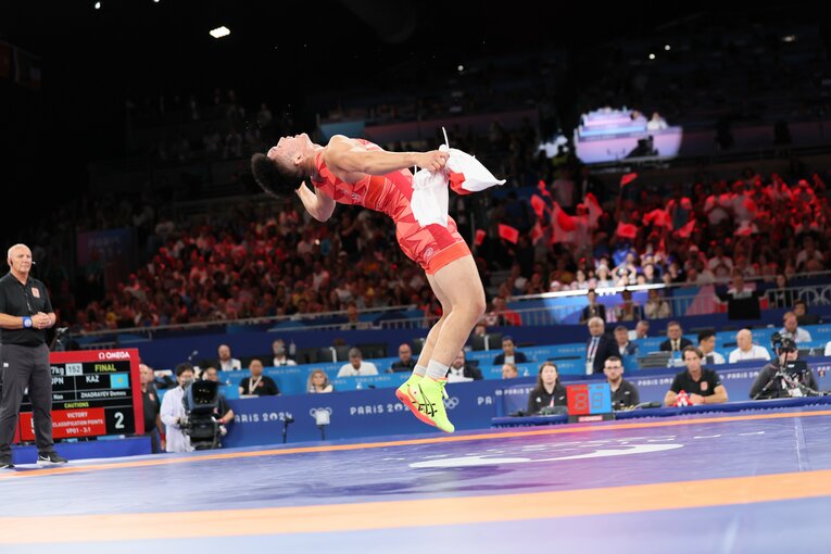 金メダルを獲得した日下尚の「歓喜のバク宙」（1枚目／全7枚）©JMPA