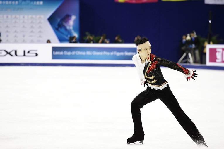 棄権せず、フリーの演技をやり通した羽生　©Tsutomu Takasu