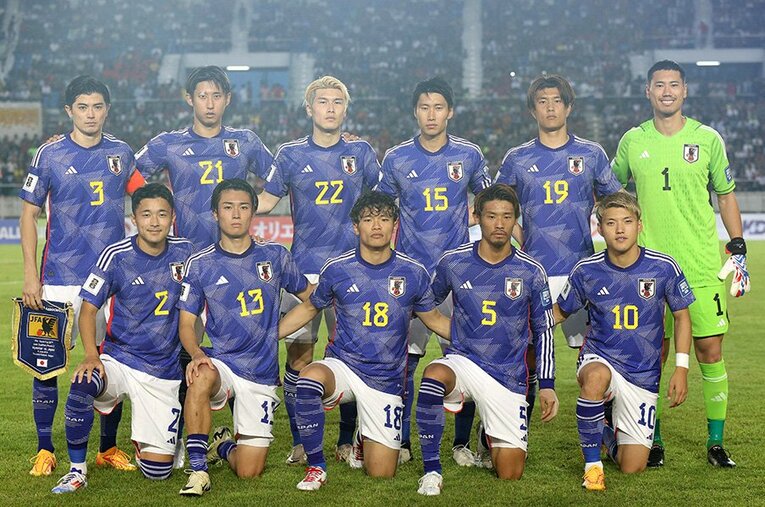 日本代表、ミャンマー戦のスタメン。中村敬斗（13番）、小川航基（19番）、橋岡大樹（22番）はそれぞれの持ち味を見せた ／ photograph by JIJI PRESS