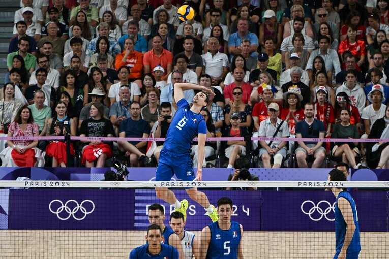 日本を苦しめした主将シモーネ・ジャンネッリのサーブ。今季からペルージャに加入する石川祐希とコンビも楽しみだ　©︎PA Images/AFLO