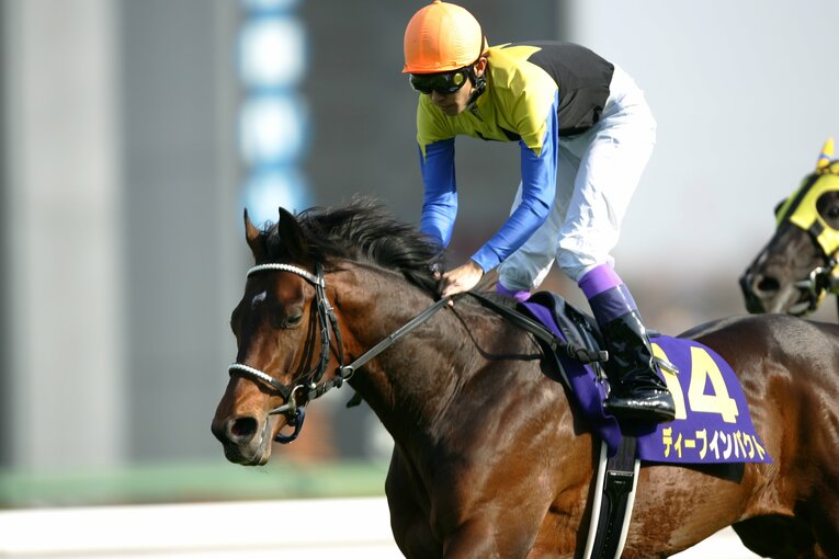 皐月賞を制した時のディープインパクトと武豊　(C)Koji Asakura