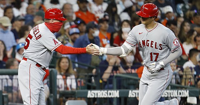 大谷翔平トップタイ7号にMLB公式「ムーンショット」と絶賛… 「芯に当たれば勝手にボールが飛ぶ」恐ろしさ