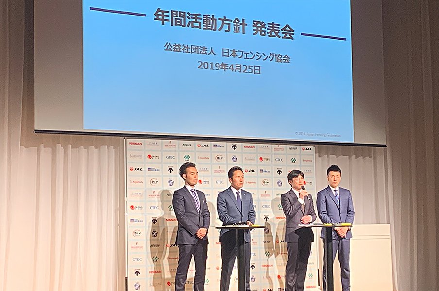 英語力向上が日本フェンシング強化に?太田会長の「GTEC」導入の狙い。<Number Web> photograph by Japan Fencing Federation