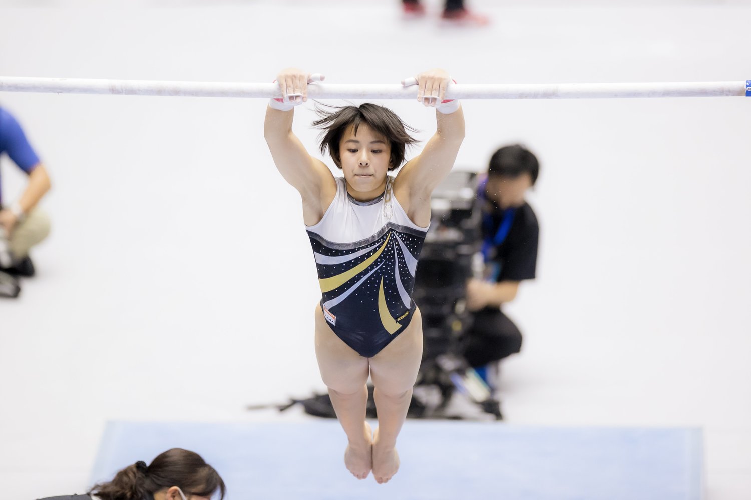 体操 村上茉愛 恐怖の涙 を乗り越え五輪へ視界良好 チュソビチナ 成功に見る24歳の確かな進化 3 3 体操日本代表 Number Web ナンバー