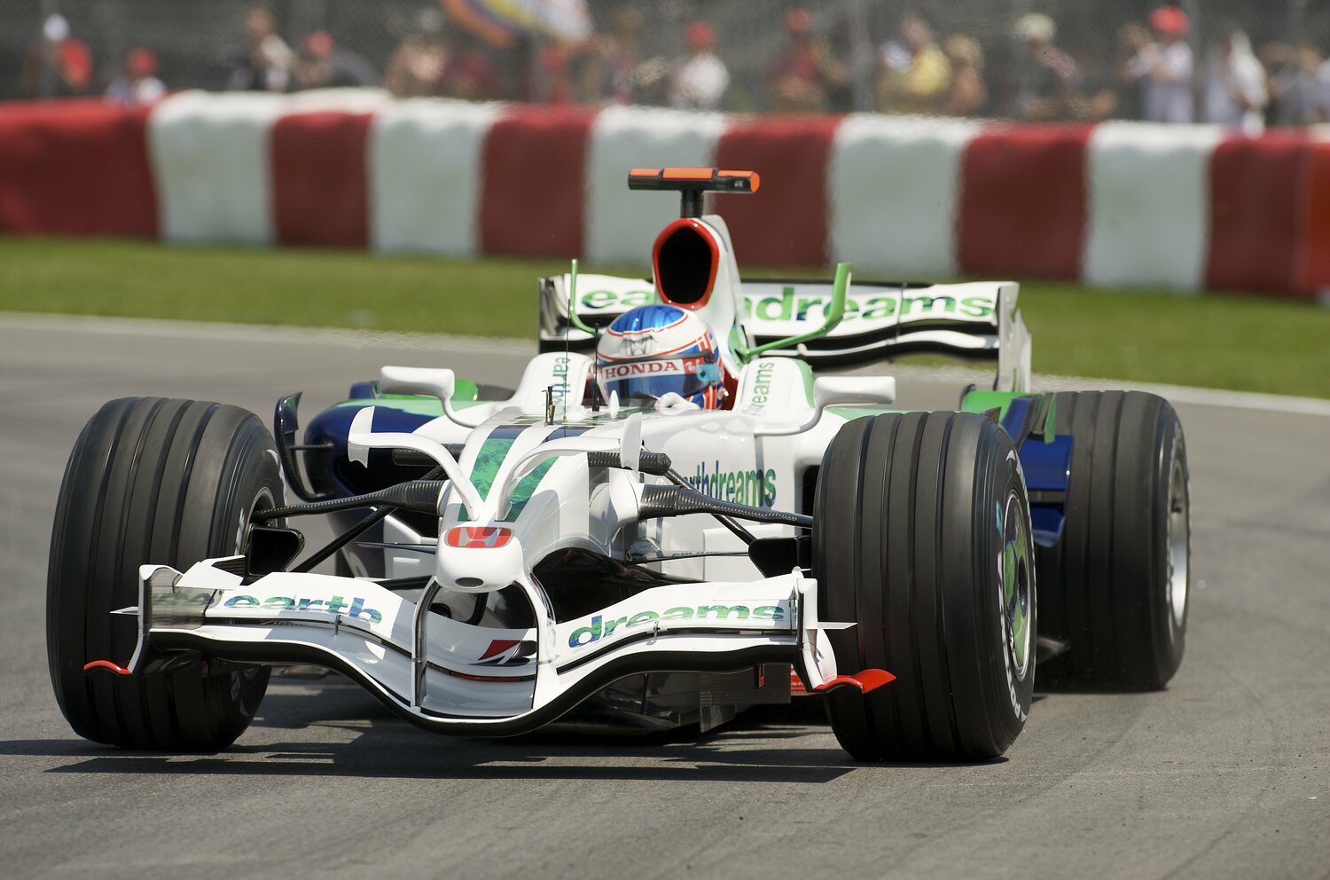 08年のホンダは入賞4回と鳴かず飛ばずで、コンストラクターズランキングは9位に沈んだ ©Getty Images