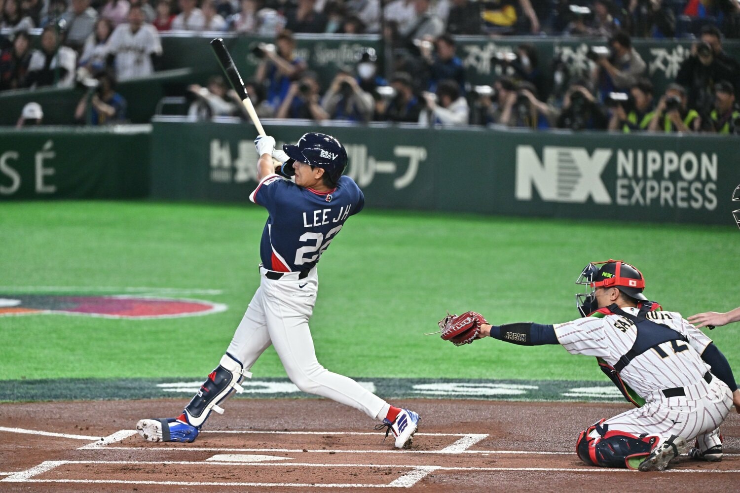 菊池雄星からヒットを放ったイ・ジョンフ　©Hideki Sugiyama