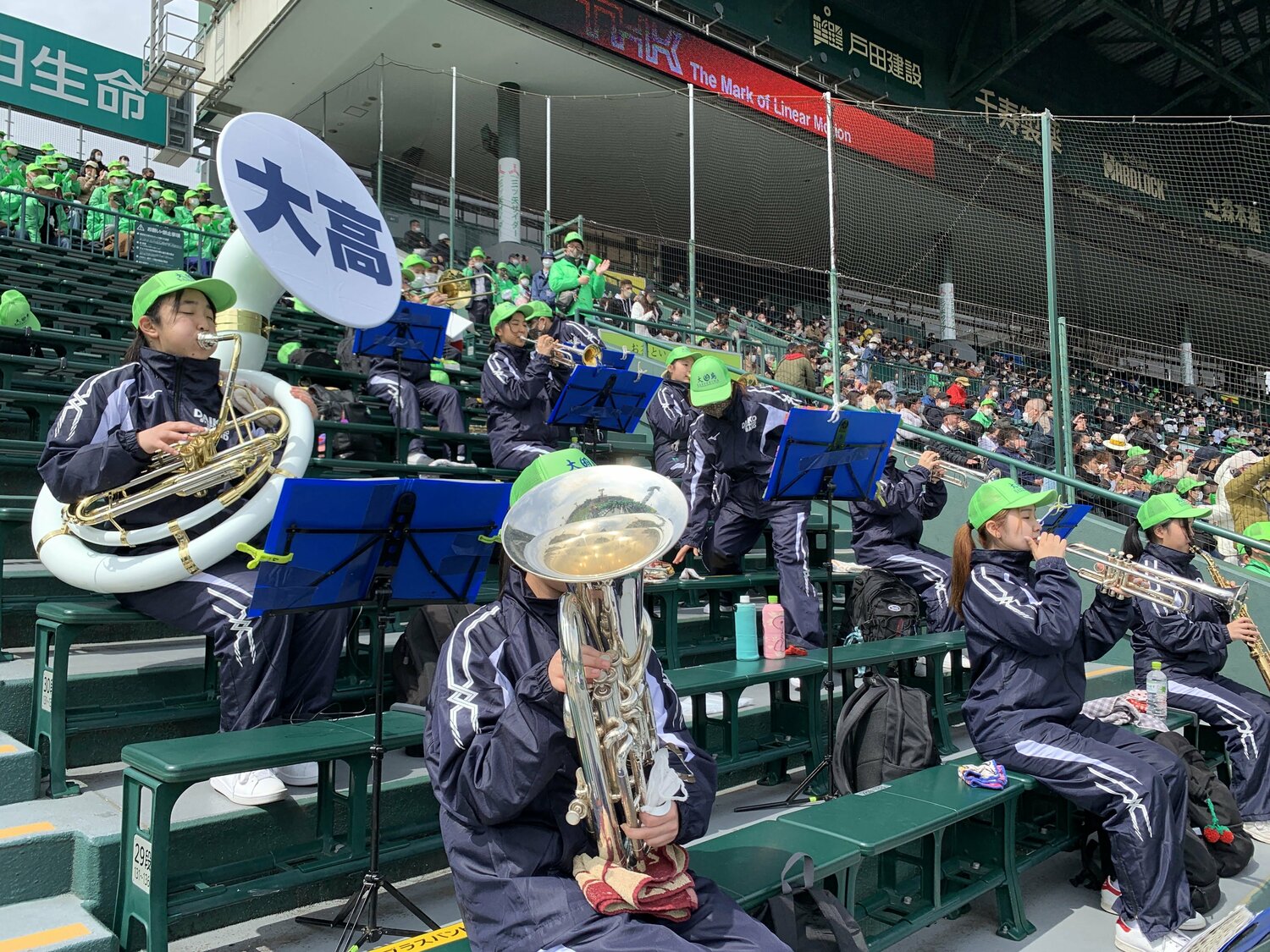 島にゆかりのある民謡を多数演奏した大島高校吹奏楽部 ©Yukiko Umetsu