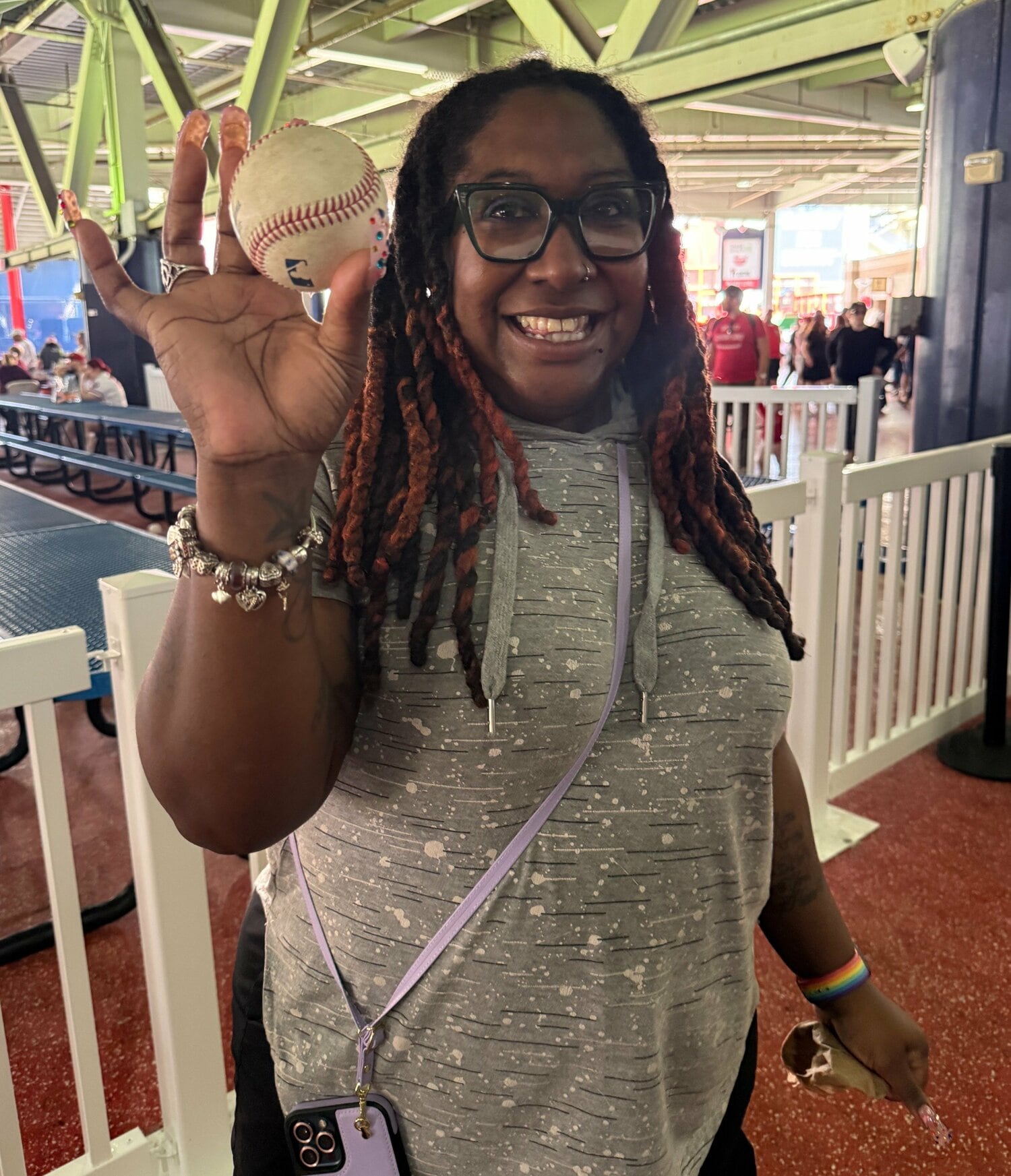 大谷の2026年第1号ホームランボールをゲットしたブレンディ・ケラーさん　©Naoyuki Yanagihara