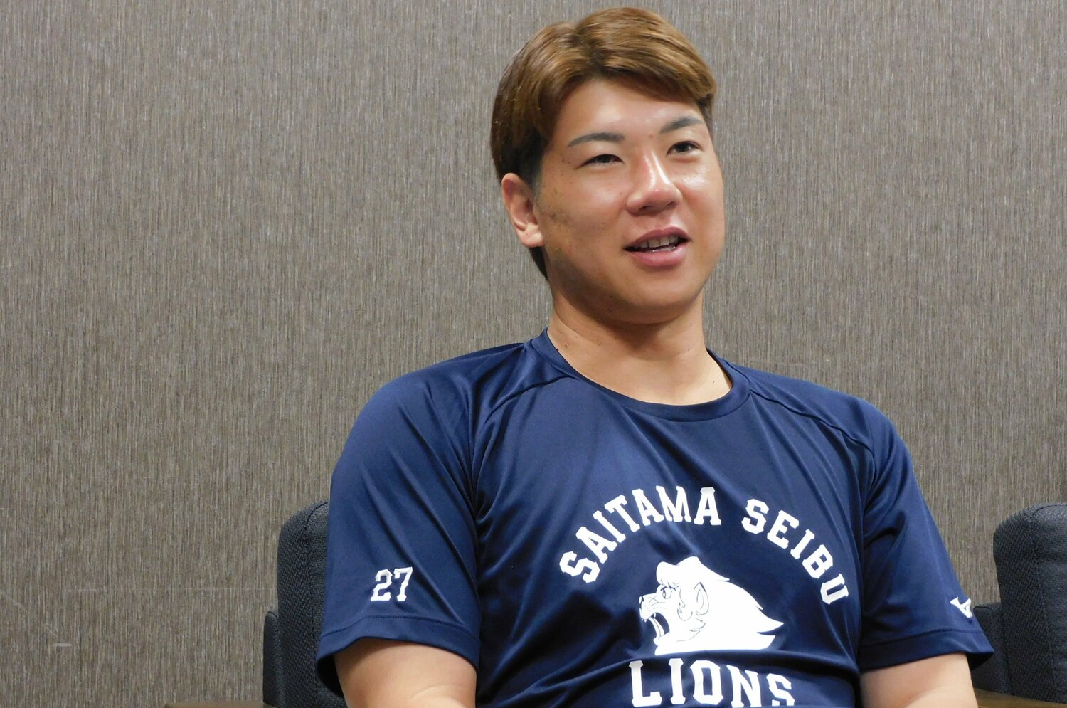 栗山について語る炭谷 ©BUNGEISHUNJU