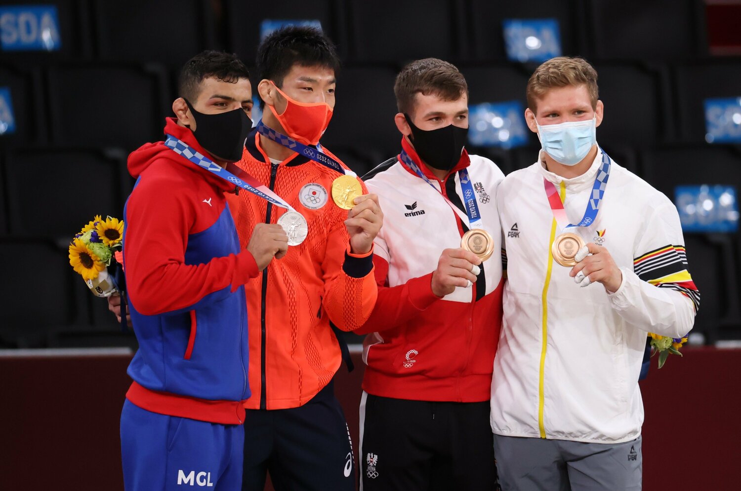 東京五輪で自身初の金メダルを獲得した永瀬だったが…？　©JMPA