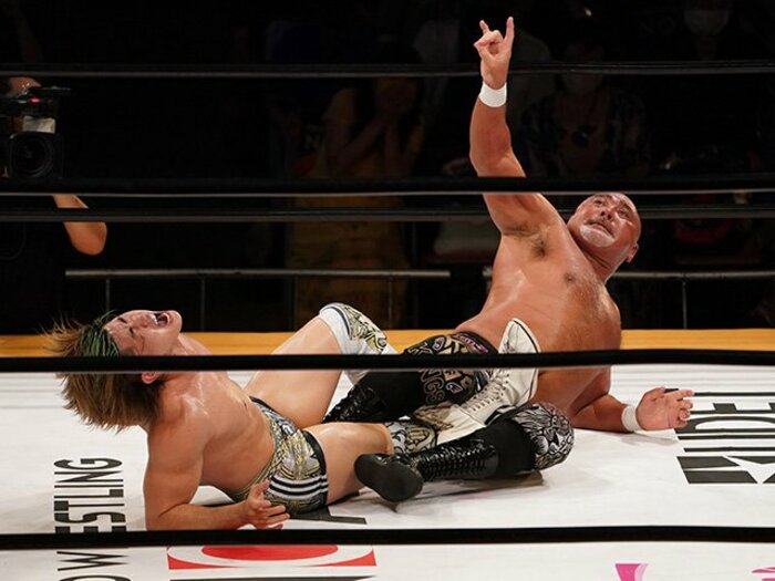 息子と同じ33歳差の初シングル対決。武藤敬司が清宮海斗に伝えたもの。＜Number Web＞ photograph by Essei Hara