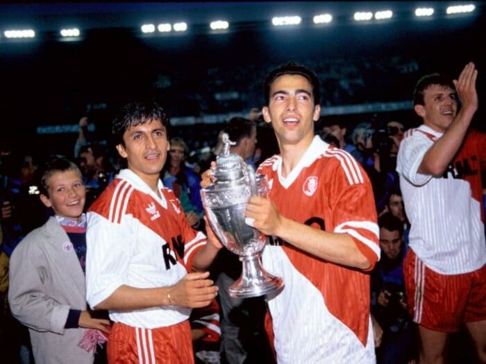 30年ぶりのフランス杯を逃したASモナコ…名将ベンゲルのもと全盛期マルセイユに勝利した“栄光の1991年”を振り返る《王宮で歓迎会も》＜Number Web＞ photograph by L’Équipe