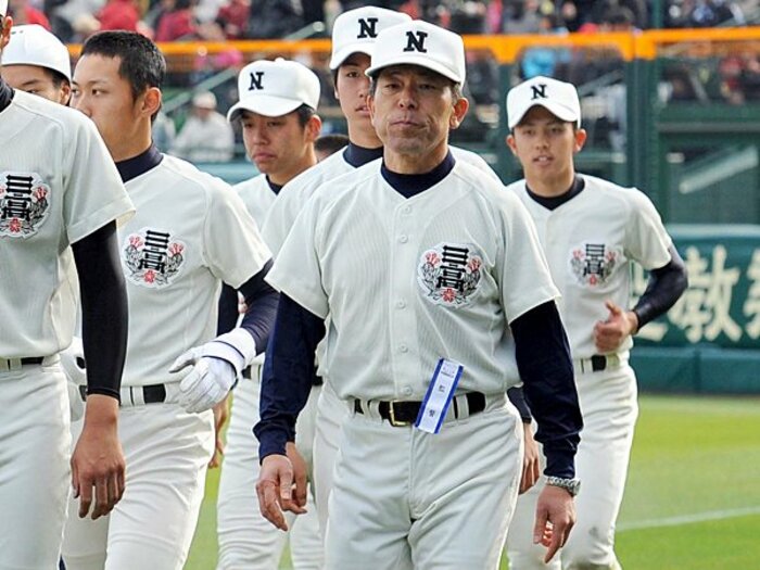 センバツの主役は勝者だけにあらず。準優勝の小倉監督は隠れた名将。＜Number Web＞ photograph by NIKKAN SPORTS