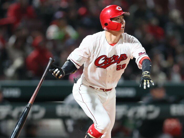 「プロは横一線じゃない、序列があるから行動する」育成出身、何度でも這い上がるカープ大盛穂が胸に期す、スタメン再奪取への決意＜Number Web＞ photograph by SANKEI SHIMBUN