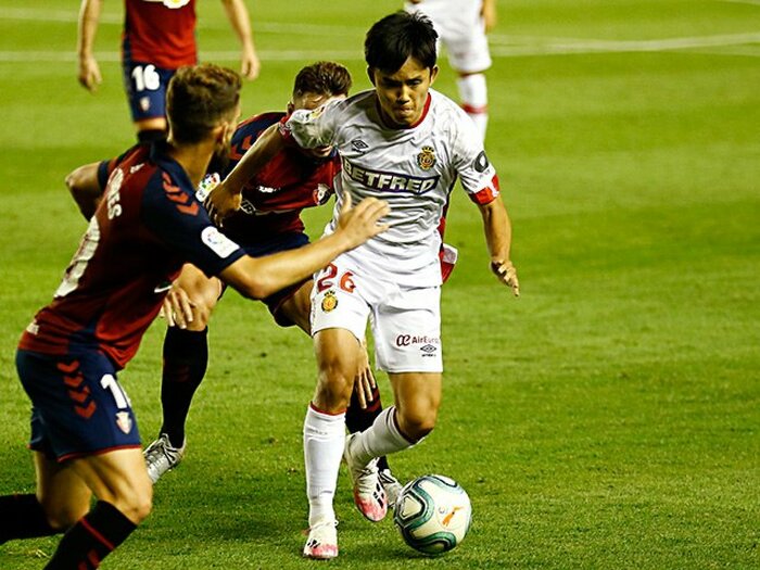 久保建英が1年間で手に入れたもの。立ち位置、間合い、瀬戸際の胆力。＜Number Web＞ photograph by Mutsu Kawamori／AFLO