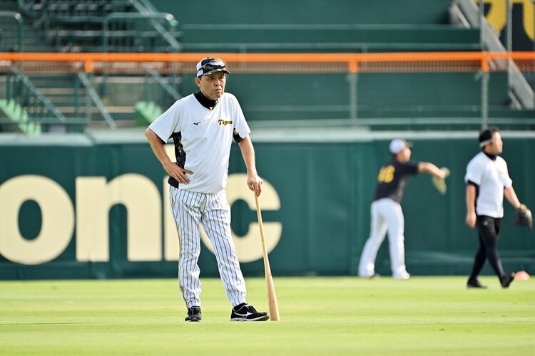 阪神・岡田彰布監督がいま明かす“18年ぶり”優勝秘話…4番を佐藤輝明で