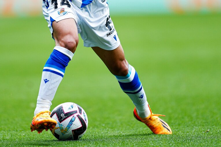 久保建英PK獲得＋シルバに絶妙アシストもドローに落胆　だが翌朝「クボ表紙の新聞」を持った地元のおじさんが…カメラマンは見た(65)