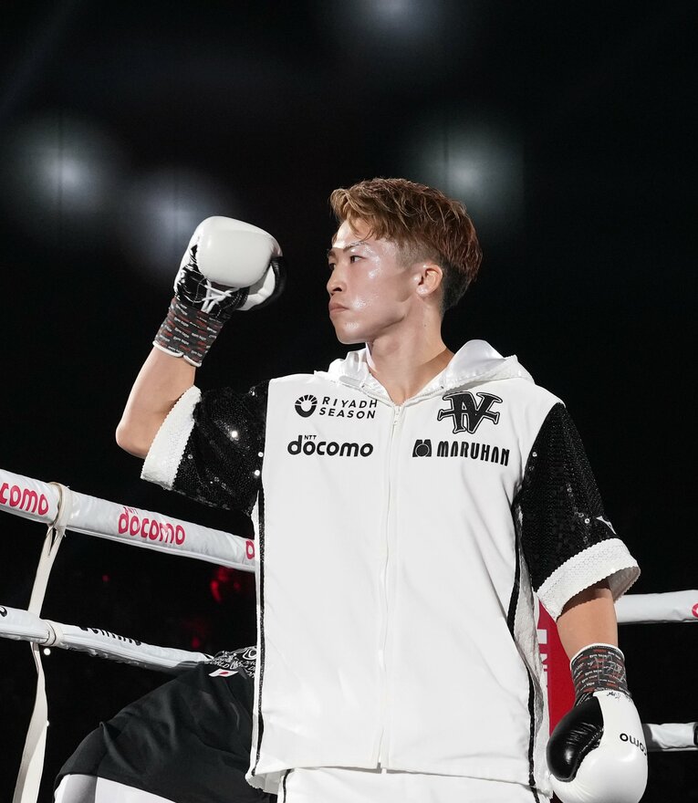 リングに上がった井上尚弥　©Naoki Fukuda