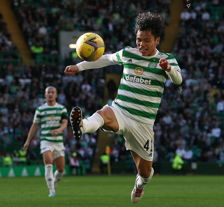 5年前のW杯予選で井手口陽介に“手痛い一撃”を食らったオーストラリア代表監督…今、セルティックで“一緒に仕事”をしている不思議な因縁(4)