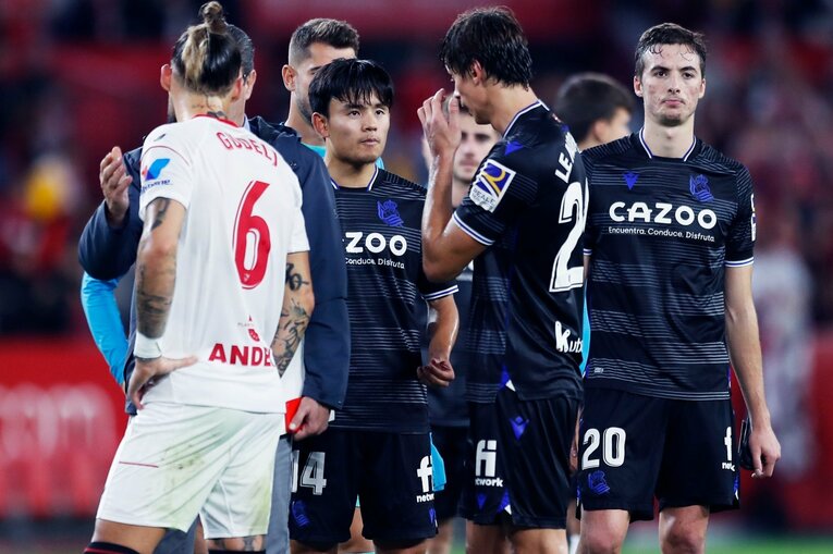 久保建英「脱臼ケガ明け緊急出場」を撮った…W杯へ頼もしい攻撃力と“激論”、気になるのは“ほぼ90分プレー時の疲労感”(58)