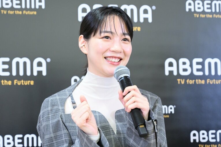 のんと藤井聡太の記念対局を記念しての囲み取材にて（写真はまだまだ続きます）　©Keiji Ishikawa