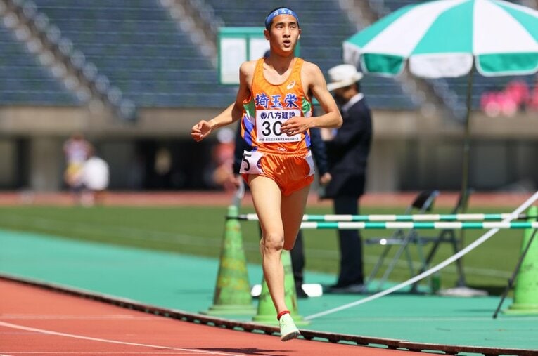 都大路1区で高校5000m日本人トップの折田壮太と区間賞を争った松井海斗（埼玉栄）は名門・東洋大へ。本記事では強豪校に入学する有力選手たちを紹介する ／ photograph by AFLO