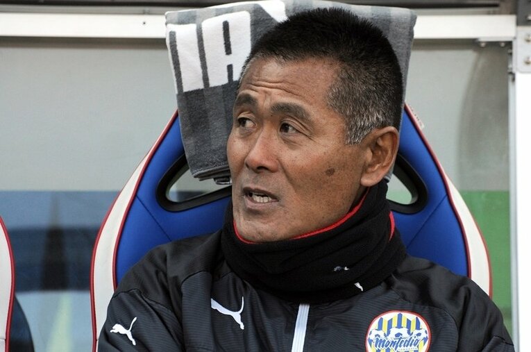 2014シーズン、モンテディオ山形時代の石﨑信弘監督 ／ photograph by Masashi Hara/Getty Images
