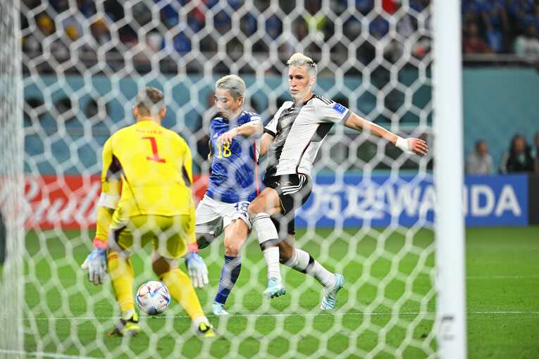 カタールW杯ドイツ戦で逆転ゴールを決める浅野拓磨　©︎Takuya Kaneko/JMPA