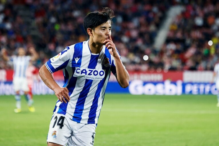 久保建英、ソシエダ同僚に「次は頼むよ」とウインク… カメラマンが収めた“1ゴール1アシスト＋余裕・信頼度アップの決定的瞬間”(30)